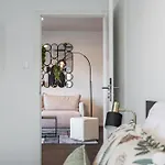 Urban White Oasis In Centre Apartmán *