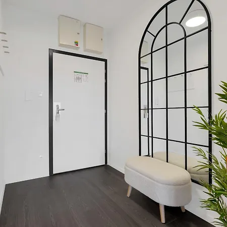 Urban White Oasis In Centre * Братислава