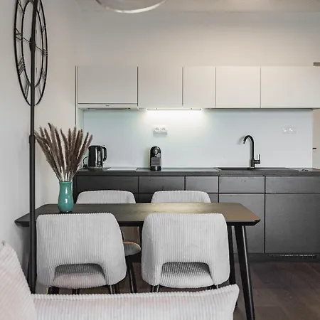 Urban White Oasis In Centre Apartment *