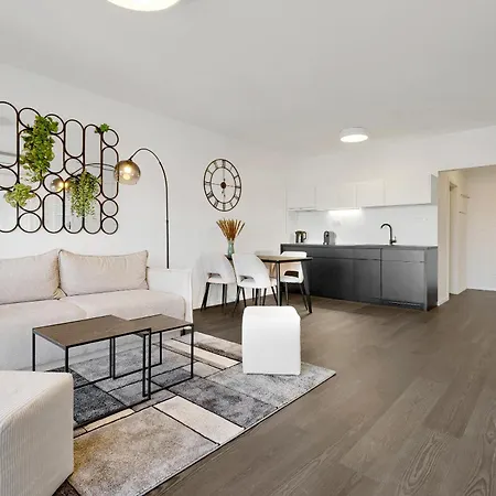 Apartment Urban White Oasis In Centre Bratislava