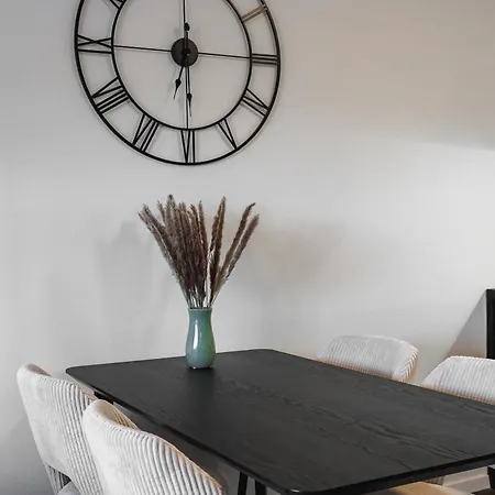 Urban White Oasis In Centre Apartment Pressburg