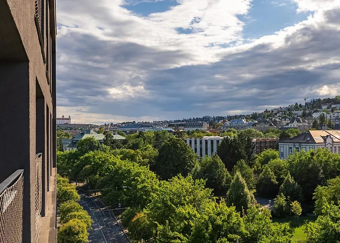 Apartment Urban White Oasis In Centre