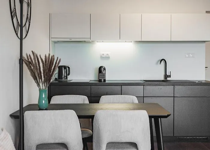 Urban White Oasis In Centre Appartamento *